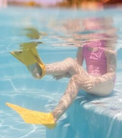 FINIS Fishtail 2 Adjustable Junior Learn To Swim Fins -Daily Swim Wear 8639704826024 yellow 3a