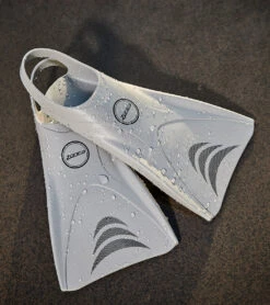 Zone3 Silicone V-FLEX Ergo Training Fins 10 Zone3 Silicone V-FLEX Ergo Training Fins -Daily Swim Wear 8639969001640 silverblack 3a